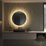 De spiegel wordt volledig aansluitklaar geleverd en is met de meegeleverde instructie en ophangmaterialen eenvoudig aan de wand te monteren