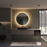 De geïntegreerde spiegelverwarming voorkomt condens vorming op de spiegel na bv het douchen, handig!