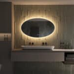 De spiegel wordt volledig aansluitklaar geleverd en is met de meegeleverde instructie en ophangmaterialen eenvoudig aan de wand te monteren