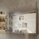 De dubbelzijdig gespiegelde deuren zijn uitgevoerd met degelijke soft close scharnieren