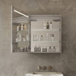 De spiegelkast is aan de binnenzijde voorzien van een geïntegreerd 230V stopcontact. Deze beschikt tevens over 2 USB poorten, handig voor bv het opladen van een telefoon