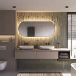 De ambient verlichting schijnt vanachter de spiegel fraai en sfeervol over de wand