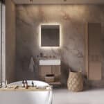 Deze fraai afgewerkte smalle spiegel is 60 cm breed, 70 cm hoog en slechts 3 cm diep