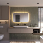 Deze stijlvolle badkamer spiegel met afgeronde hoeken is 120 cm breed, 70 cm hoog en slechts 3 cm diep